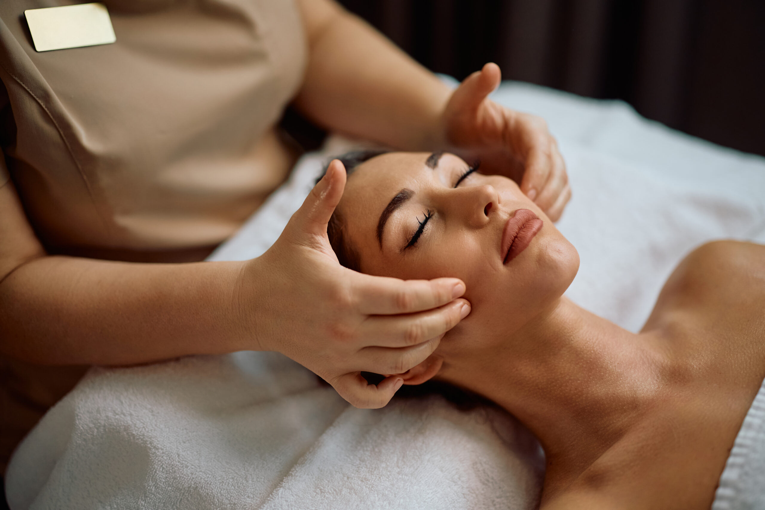 Luxury Facelifting Massage